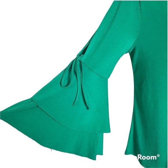 Cupio Tiered Cold Shoulder Sleeve V-Neck Blouse in Green - Size Medium - Picture 3 of 6
